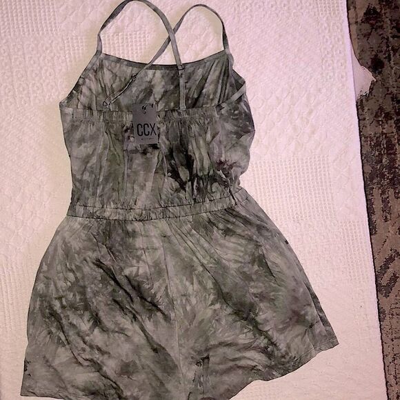 CCX forest green romper with pockets and adjustable straps XXXS-12 - Picture 2 of 6